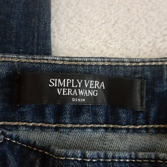 Simply Vera Vera Wang Women's Size 16W Medium Wash Mid Rise Capri Denim Jeans - Picture 3 of 15